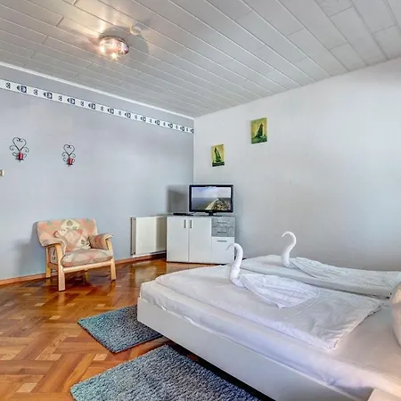 Pension Zur Klause, Ferienzimmer 2 Apartment